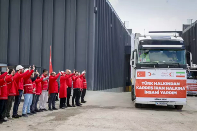 Türk Kızılay'dan, İran'a 4 TIR insani yardım