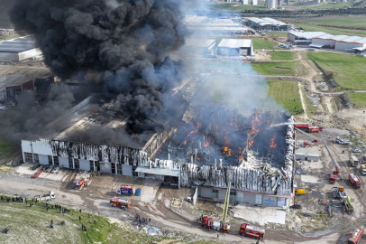 Ankara'da mobilya deposunda yangın çıktı