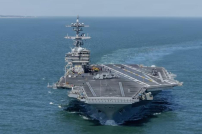 Bir yandan müzakere bir yandan askeri yığınak: ABD savaş uçakları ve uçak gemileriyle bölgeye hareket ediyor