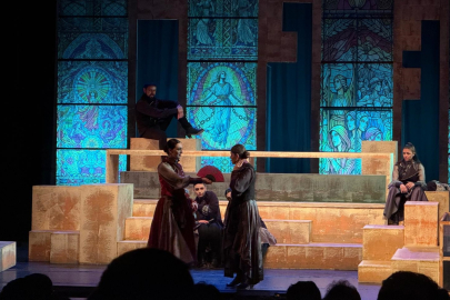 Bursa'da "Bernarda" oyunu sahnelendi