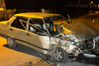 Çanakkale'de otomobil ile motosiklet çarpıştı: 3 kişi yaralandı