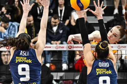 Fenerbahçe Medicana, VakıfBank'ı engelini aştı