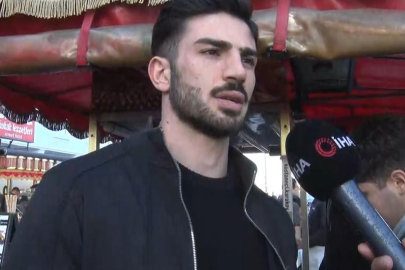 Turistler Karaköy’e akın ediyor! 'Yakışıklı kestaneci'yi görmek için sıraya giriyorlar...