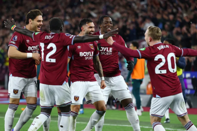 Wolves'u yenen West Ham, Tottenham'ı ateşe attı