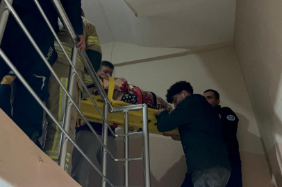 Bursa'da yalnız yaşadığı evinde düşüp bacağını kıran kadını, balkondan girip kurtardı