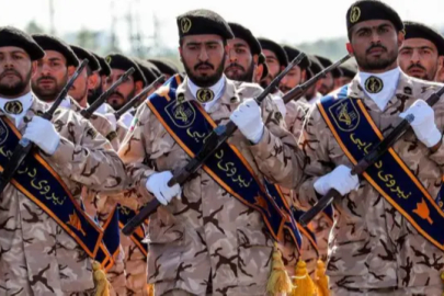 İran Devrim Muhafızları Ordusu: Hürmüz Boğazı’na yaklaşan askeri gemiler ateşkes ihlali sayılacak