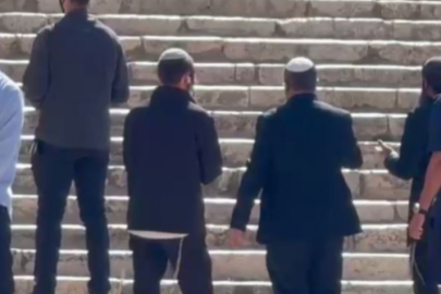 İsrail'in Bakanı Ben-Gvir, Mescid-i Aksa'ya baskın düzenledi