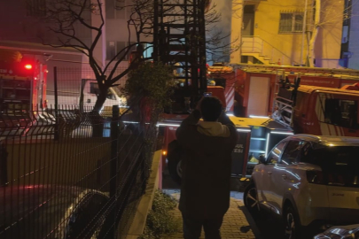 İstanbul Kağıthane'de 5 katlı iş hanında çıkan yangın söndürüldü