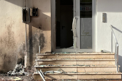 Kocaeli'de doğal gaz kutusunda çıkan yangın hasara neden oldu