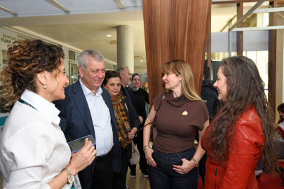 Nilüfer Açıkalın Bursa Osmangazi’de okurlarıyla buluştu