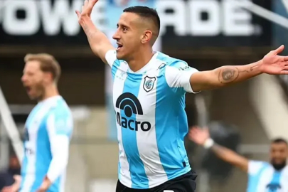 "Uçakta bomba var" şakası yapan futbolcu ters kelepçeyle gözaltına alındı