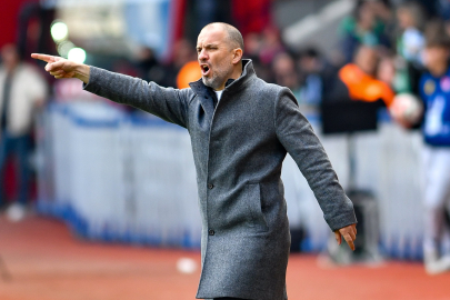 Bursaspor Teknik Direktörü Mustafa Er: Seçilmiş insanlarız