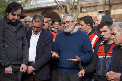 Fadıl Akgündüz, annesinin cenazesine jandarma nezaretinde katıldı
