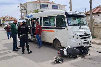 Karaman'da mminibüsün çarptığı elektrikli bisikletteki 2 çocuk ağır yaralandı
