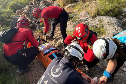 Muğla'da yürüyüş yaparken, ayağı kırılan şahıs kurtarıldı