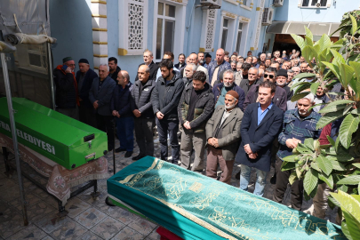 Samsun'da 1 gün arayla ölen kardeşler, yan yana toprağa verildi