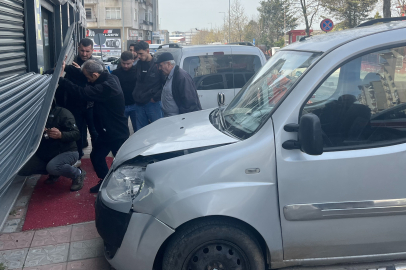 Tekirdağ'da fren yerine gaza basan sürücü işyerine daldı