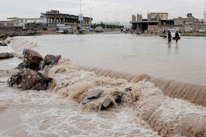 Yemen'de mart ortasından bu yana süren şiddetli yağışların yol açtığı selde 22 kişi hayatını kaybetti