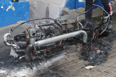 Aydın'da tamir sırasında yanan elektrikli motosiklet küle döndü