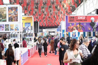 Bursa Osmangazi Belediyesi sevilen yazarları okurlarıyla buluşturuyor