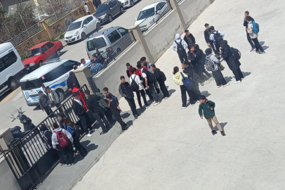 Gaziantep'te lise önünde kurusıkı tabancalı saldırı paniği