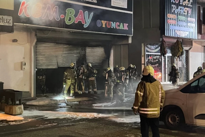 İstanbul'da iki katlı iş yerinde yangın