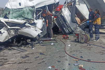 Kırşehir'de zincirleme kaza: 1'i ağır 5 yaralı