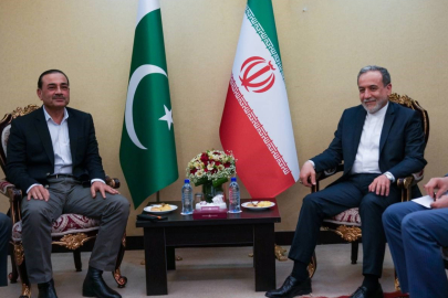 Pakistan Genelkurmay Başkanı Munir, İran Dışişleri Bakanı Arakçi ile görüştü