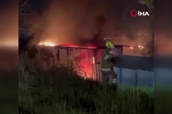 Bursa'da gece yarısı konteyner alevlere teslim oldu!
