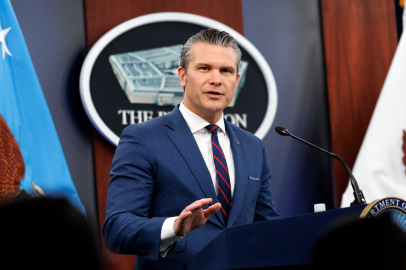 Hegseth: İran kötü bir seçim yaparsa hem abluka olacak hem de bombalar yağacak