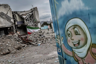 İran’da okullar uzaktan eğitime geçiyor