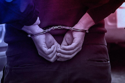 İstanbul Arnavutköy'de ruhsatsız silahla yakalanan şüpheli gözaltına alındı