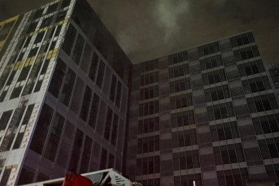 İstanbul Bahçelievler’de inşaat halindeki 12 katlı binada yangın paniği