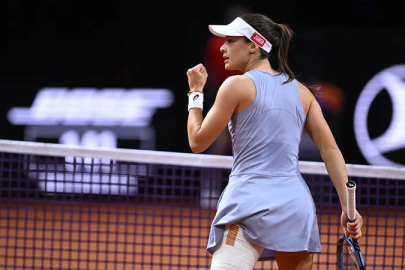 Zeynep Sönmez'den tarihi başarı