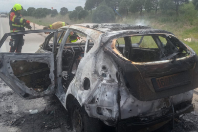 Balıkesir Biga-Bandırma karayolunda çıkan araç yangını söndürüldü