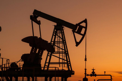 Brent petrolünün fiyatı 98,40 dolardan işlem görüyor