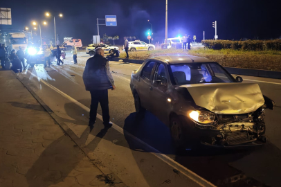 Rize'de iki otomobil çarpıştı, 4 kişi yaralandı