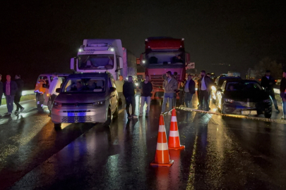 Tarsus-Adana-Gaziantep Otoyolu’nda kamyonet tırla çarpıştı: 1 ölü, 1 yaralı