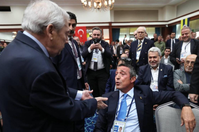 Aziz Yıldırım ile Ali Koç savaşı devam ediyor! Yan yana oturmayı reddetti