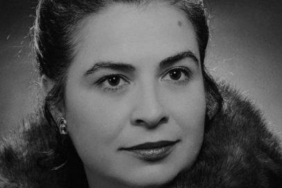 Bursa'da Sanatçı Feyha Çelenk için Ahmet Vefik Paşa Devlet Tiyatrosu’nda tören düzenlendi