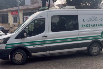 Gaziantep'te ticari taksinin çarptığı genç kız hayatını kaybetti: Feci kaza kamerada