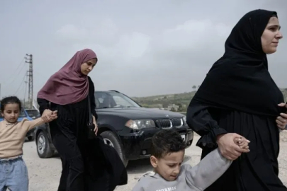 Lübnanlı aileler ateşkes ilanından sonra evlerine dönmeye başladı