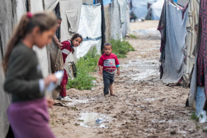 Soykırımcı İsrail’in ablukası altındaki Gazze’de ekmek krizi yaşanıyor