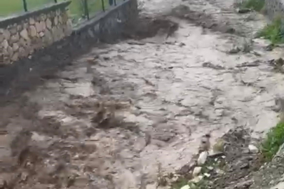 Batman’da sağanak sele neden odu, AVM girişinde tavan çöktü