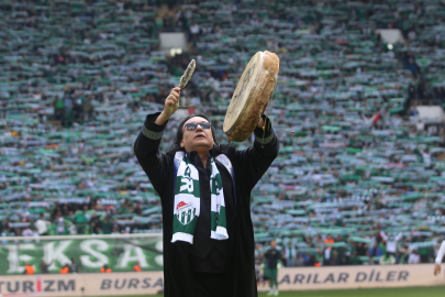 Bursaspor’a Gökhan Kırdar’dan özel beste sözü