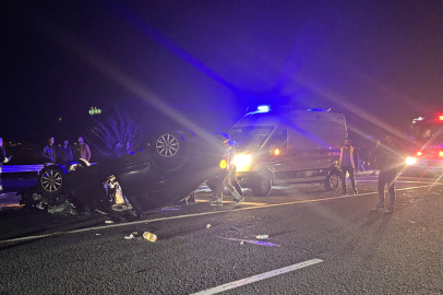 Erzurum'da otomobil ile traktörün çarpışması sonucu 3 kişi yaralandı