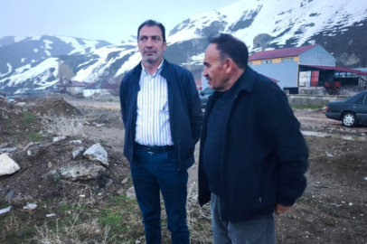 Hakkari Yüksekova’da istinat duvarı çöktü