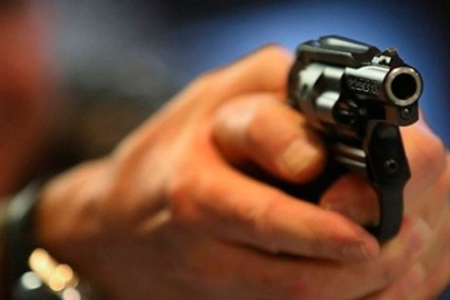 Kastamonu'da belindeki silahı çıkartmaya çalışırken kendini vurdu