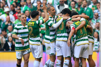 TFF 2. Lig'de Şampiyon Bursaspor! Timsah'tan Bursa'da 5 gollü zafer...