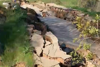 Bursa'da kırsal mahalleleri bağlayan yol ulaşıma kapandı